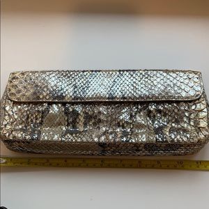 Nancy Gonzalez skin clutch ( Python)